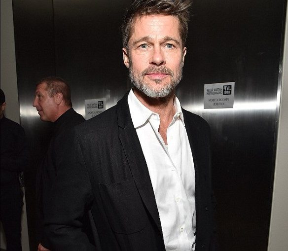 Brad Pitt shton thashethemet për një lidhje të re me një bionde