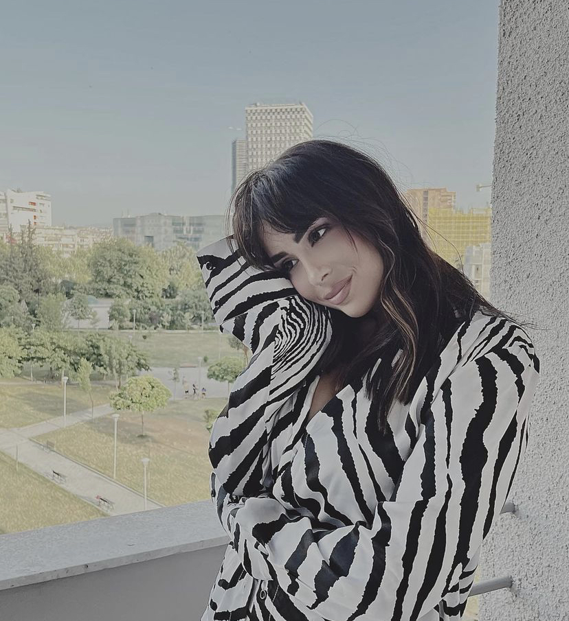 Xhensila flet për ndarjen e prindërve dhe tregon si e kaloi periudhën e vështirë