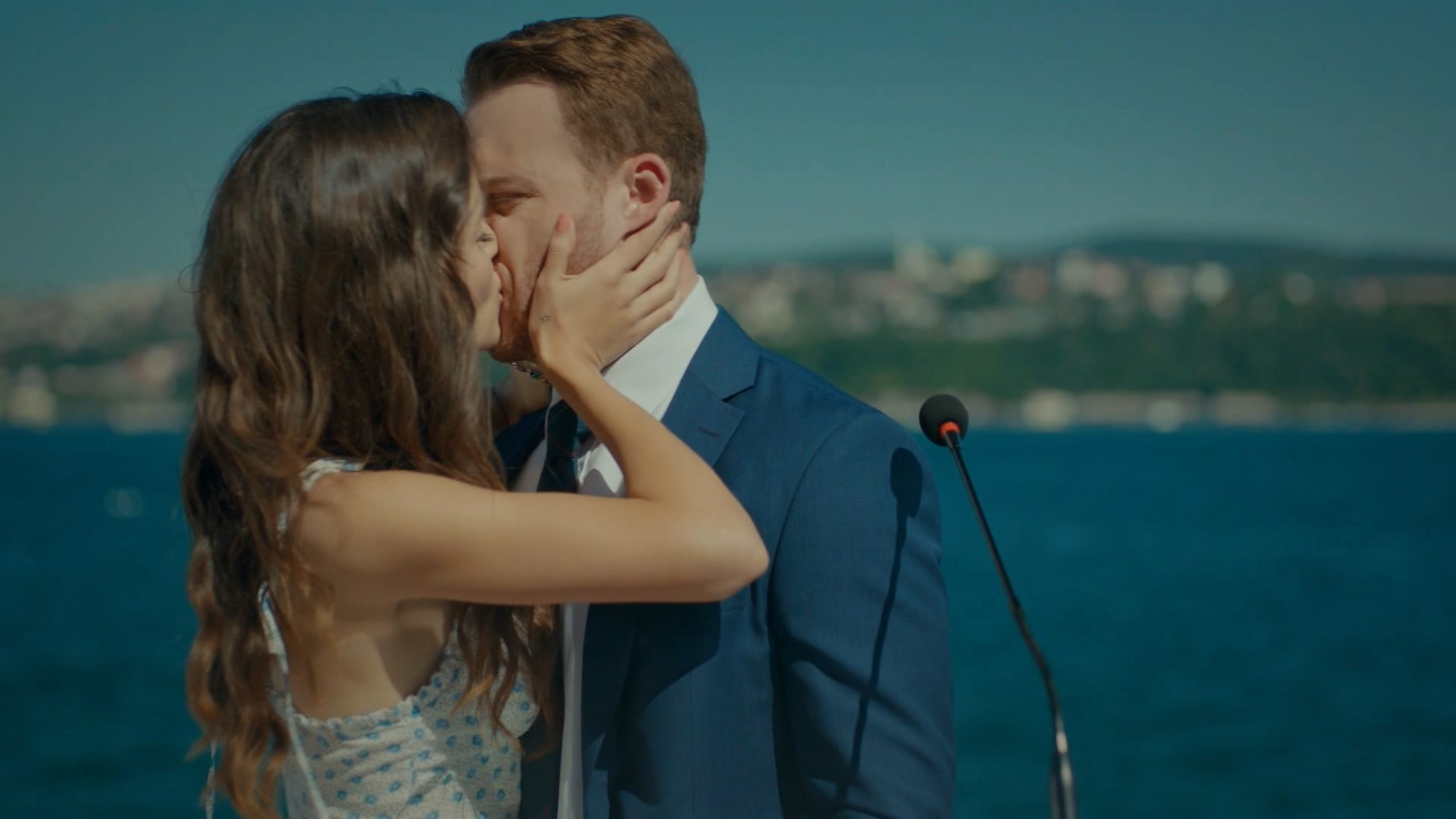 Eda puth Serkanin në sy të të gjithëve, nesër në “Dashuria është në ajër”