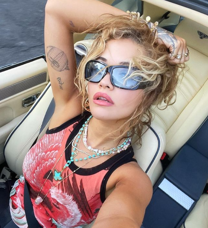 Rita Ora është tifozja më e flaktë e Anglisë dhe është përgatitur seriozisht për sonte mbrëma