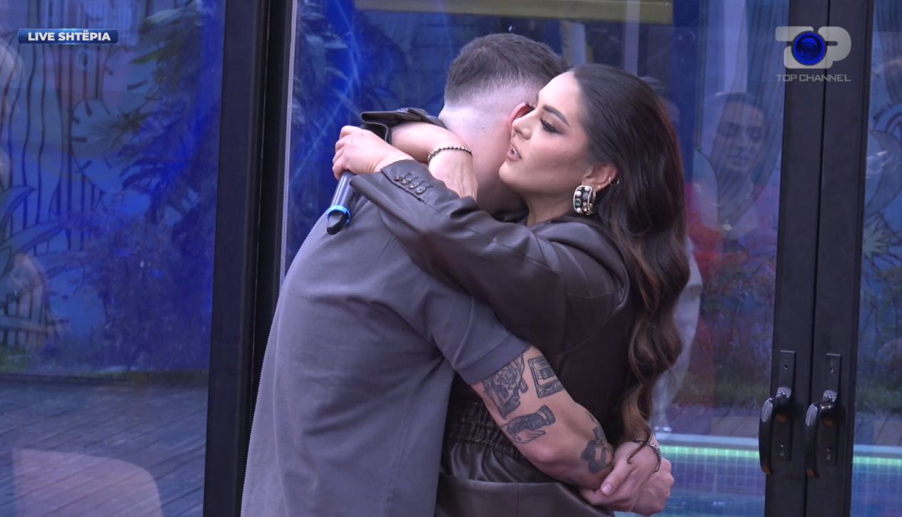 Fifi hyn në BBV për banorët, i pëshpërit Donaldit: Mos u qyrravit, je burrë