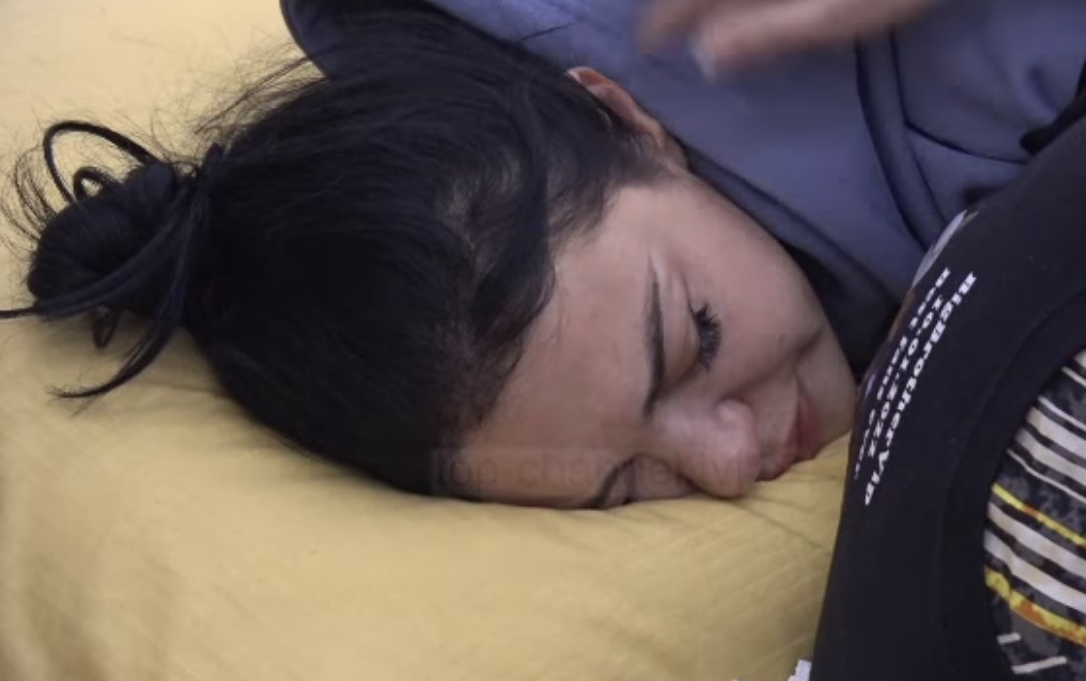 Einxhel e dëshpëruar nga mungesa e Dj Dagz, Iliri dhe Egzona e ngushëllojnë