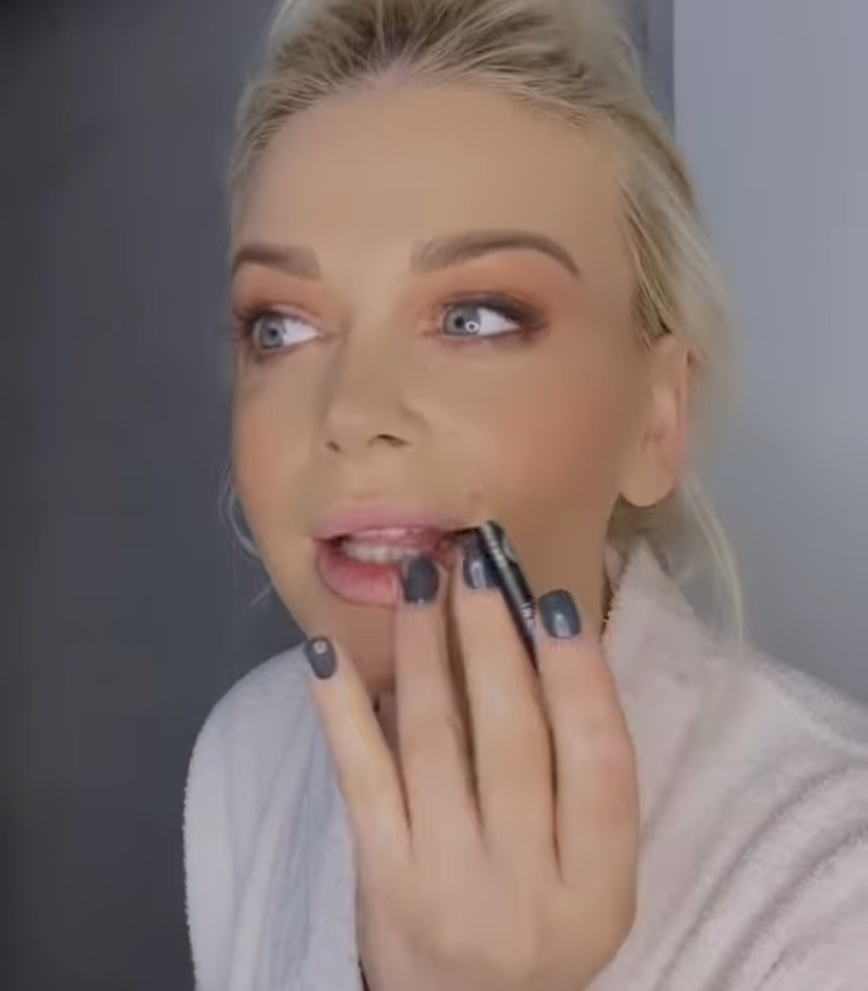 Orinda poston një video për ‘make up’ dhe e kuptojnë vetëm mamat