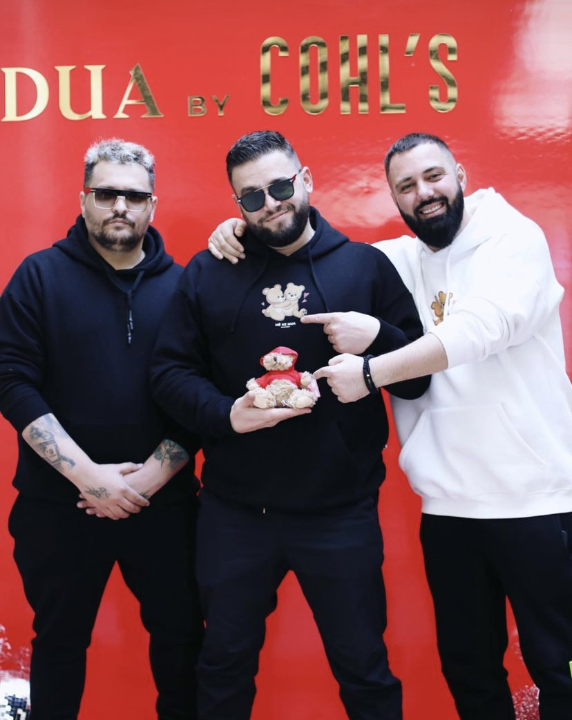 Dashuria i mblodhi të gjithë të famshmit në zemër të Tiranës!