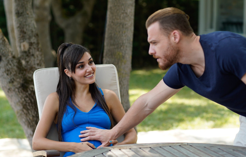 Eda dhe Serkan zbulojnë gjininë e fëmijës, nesër në “Dashuria është në ajër”