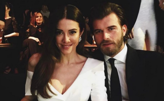 Kivanç së shpejti baba, bashkëshortja pozon me barkun e rrumbullakosur