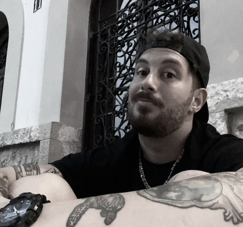 Donaldi ka bërë një këngë dhe sërish të gjithë u ndanë më dysh: Për Borën apo për Trixën