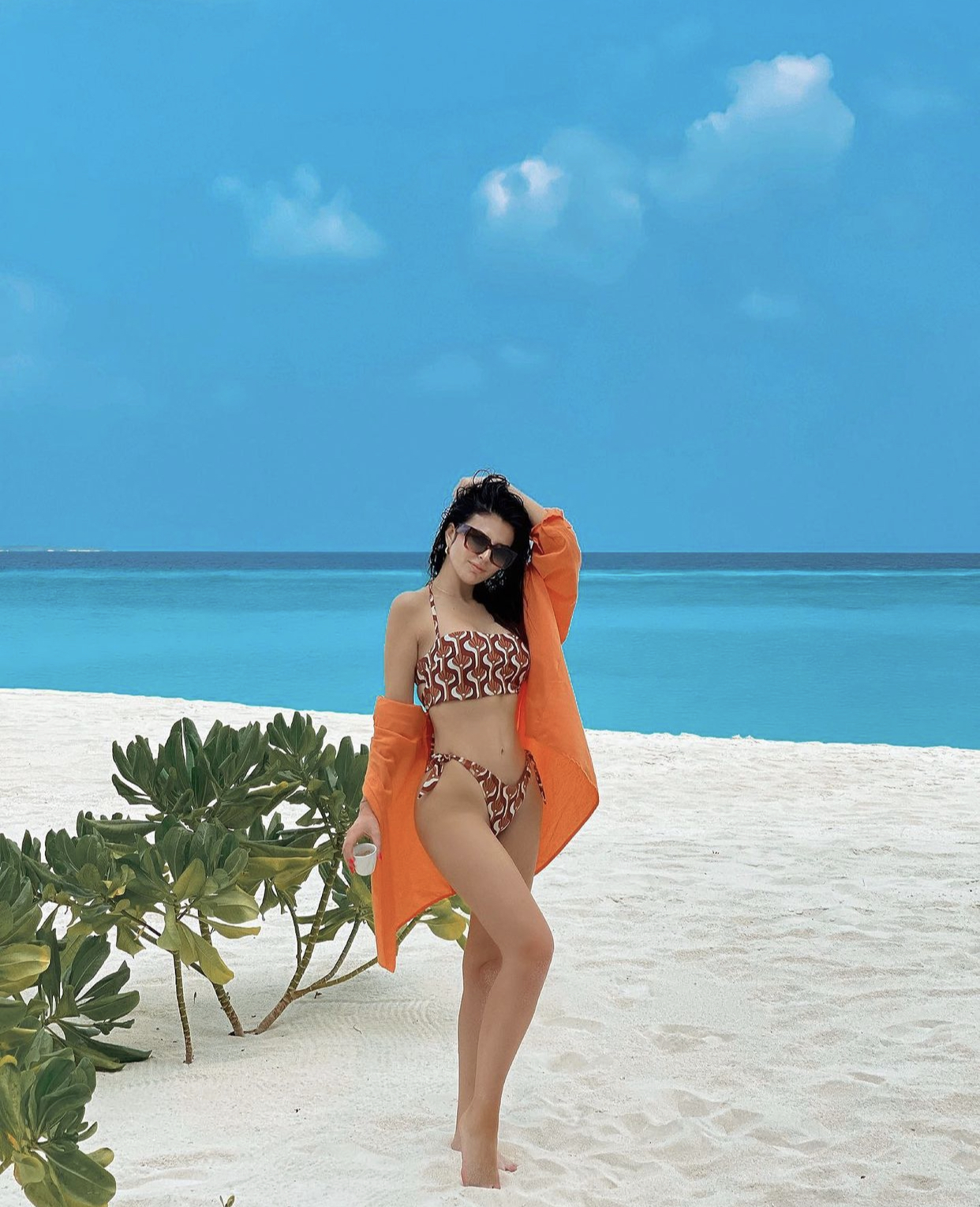 E ka radhën Rudina Dembacaj të na tërbojë me foto plazhi tropikal