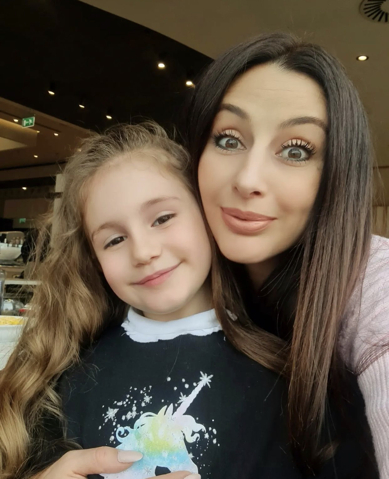 Sia është rritur kaq shumë dhe mami Amardës nuk i besohet…