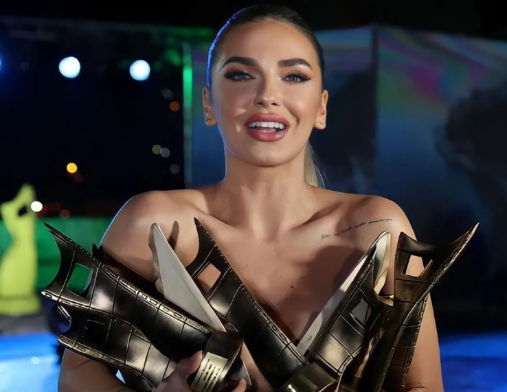 Beatrix fiton “Netët e klipit shqiptar” dhe jep mesazhin që ‘do ua mbyllë gojën të gjithëve’