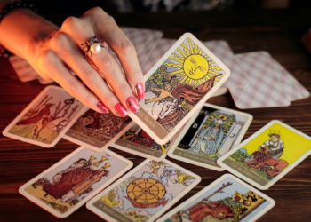 Qershor/ Ç’thonë letrat Tarot për Dashin, Luanin dhe Shigjetarin