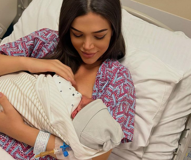 Mirëseerdhe Matias! Këngëtarja shqiptare bëhet nënë për herë të parë