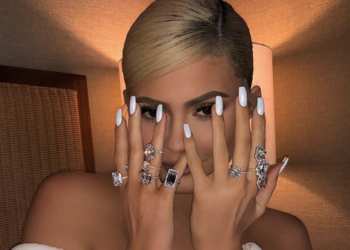 Vërtet është miliardere, por Kylie këtë gjë e bën si ne!