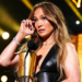 J.Lo me lot në sy falenderon ata që e gënjyen dhe i thyen zemrën