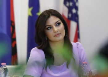 “Bashkëshorti është gjendur në situatë të vështirë”, Floriana Garo flet për marrëdhënien me vjehrrën