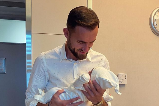 Sokol Cikalleshi bëhet baba për herë të dytë dhe ndan momentin më të bukur