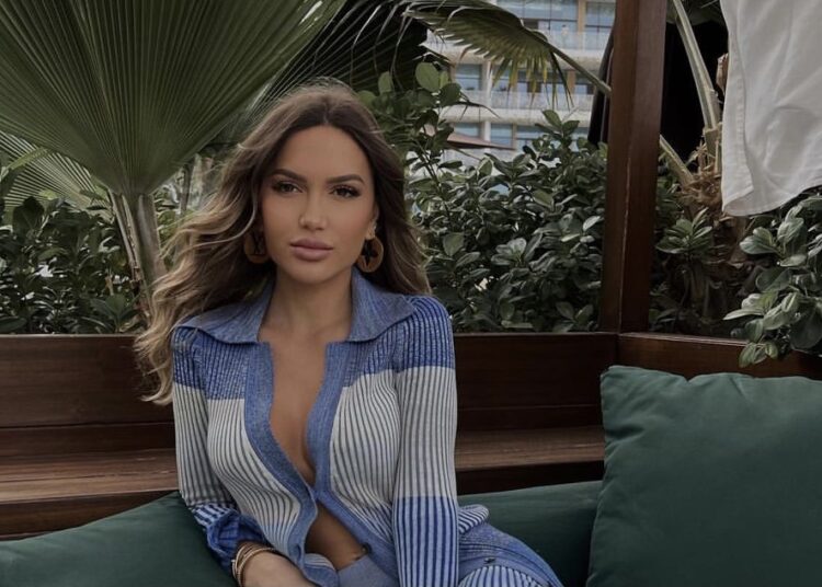 Pa fjalë fare, Lori Hoxha gjeti mënyrën interesante për të përshkruar karakterin!