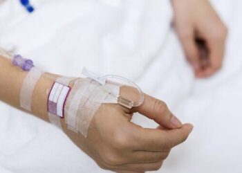 Këngëtarja shqiptare shqetëson fansat, shfaqet në spital!