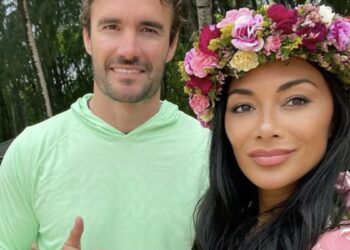 Pas 2 vjetësh lidhje, këngëtarja e famshme po shkon drejt altarit!