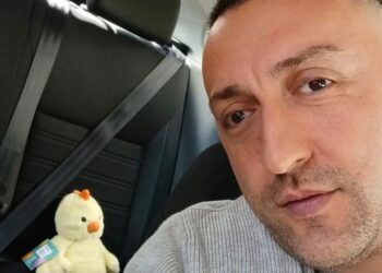 Aksidentohet reperi shqiptar: Më përplasën qëllimisht, nuk mund të lëviz!