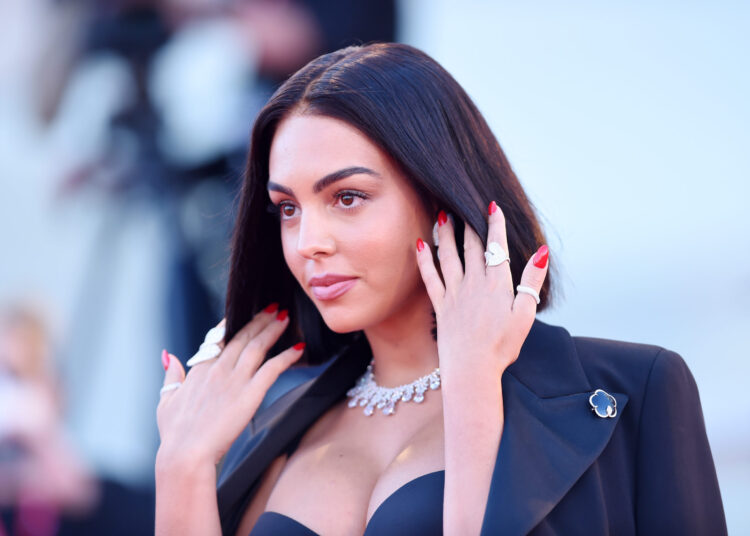 Kush tha se duhen fjalë, Georgina Rodriguez na e zbukuroi ditën me një foto!