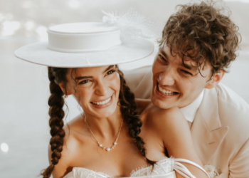 “Sa bukur na ka dal nusja”, Rejhan kërcen këngën popullore shqiptare në dasmën e saj