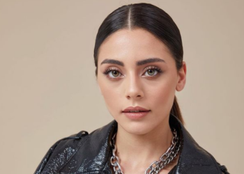 Poza topless dhe të guximshme, Seher habit me ndryshimin e saj të menjëhershëm