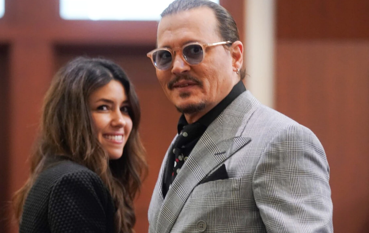 U përfolën për lidhje, Johnny Depp shfaqet me avokaten e tij në Pragë