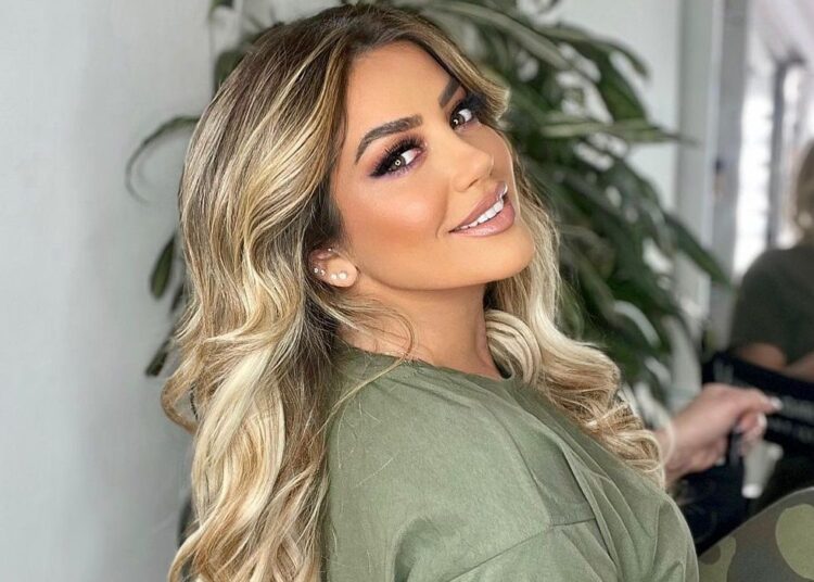 As dashuria, as shtatzënia, nuri i Arjola Demirit ka emër dhe mbiemër!