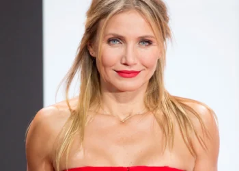 “Puna e vetme në Paris”, rrëfehet aktorja e njohur: Më përdorën si korriere droge!