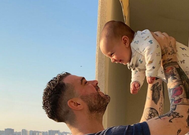 “E dua se s’bën”, pas djalit Dj Sardi e ka idenë e qartë për fëmijën e dytë!