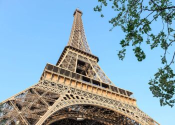 Kulla Eiffel e mbuluar nga ndryshku, riparimi shkon deri në 60 milionë dollarë!