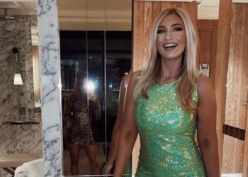 E patë sa yll duket Sara Hoxha me barkun e rrumbullakosur?