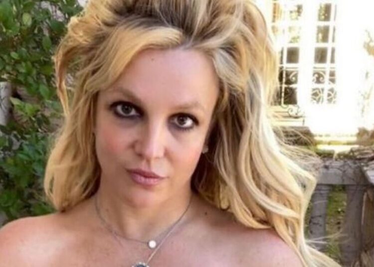 “Unë po zgjedh lumturinë”, Britney Spears heq dorë përfundimisht