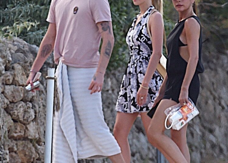 Nisi “lufta”, Victoria Beckham dhe nusja e djalit se durojnë dot njëra-tjetrën!