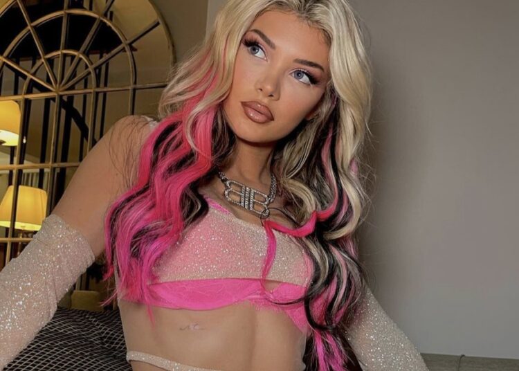 Era Istrefin e imituan aq mirë, sa edhe ajo vetë u bë lëmsh për një moment!