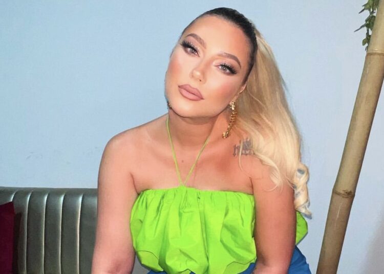 Do t’i fitosh zemrën Ronela Hajatit? Ka një kusht të rëndësishëm!