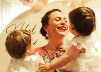 Vera ideale për Eni Vasilin është me dy binjaket e saj!