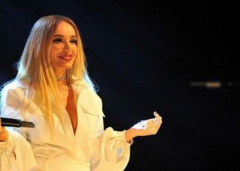 Bëri një shaka për shkollat fetare, arrestohet këngëtarja turke!