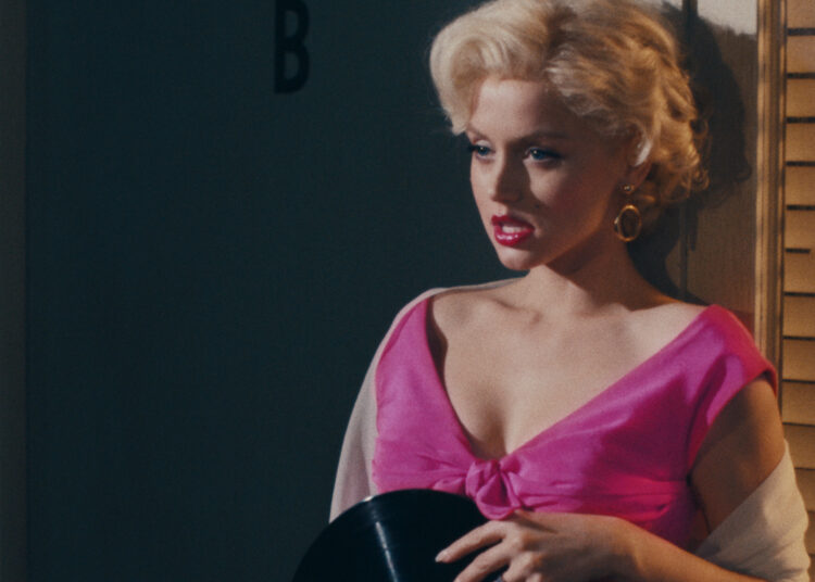 14 minuta duartrokitje për filmin, aktorja e “Blonde” shpërthen në lot!