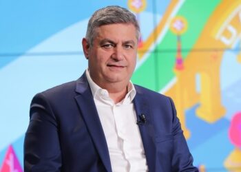 Dritan Shakohoxha bëhet gjysh për herë të parë