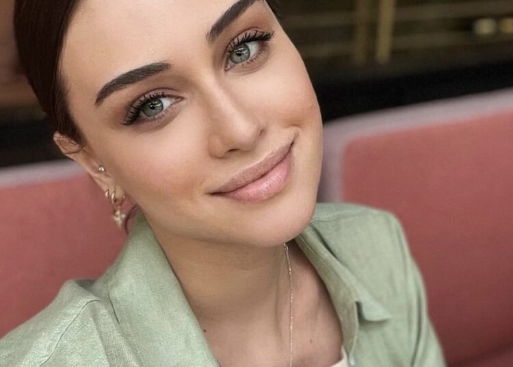 Nënat e reja duhet t’i lexojnë patjetër këto fjalë të Dojna Memës!