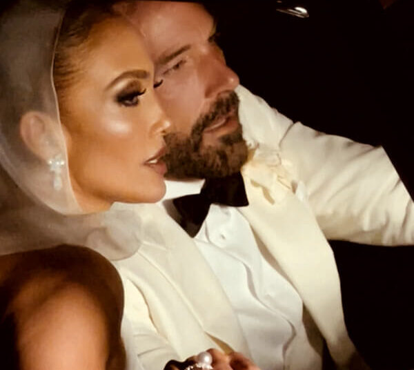 Prit pak! Ne s’paskemi parë asgjë nga dasma e Bennifer!