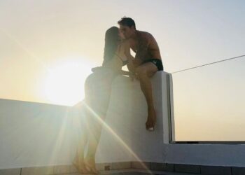 Këngëtarja shqiptare në pritje të ëmbël, por barkun nuk na e tregon!