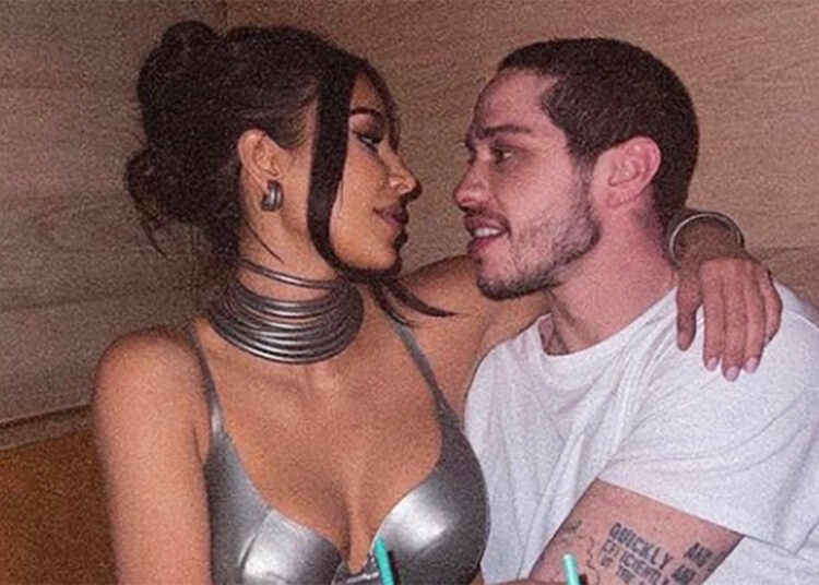 Kim Kardashian dhe Pete Davidson vazhdojnë flenë bashkë edhe pas ndarjes!