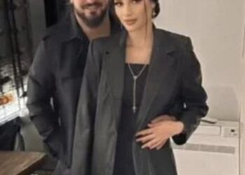 Këngëtari shqiptar konfirmon ndarjen nga bashkëshortja dhe prezanton partneren e re