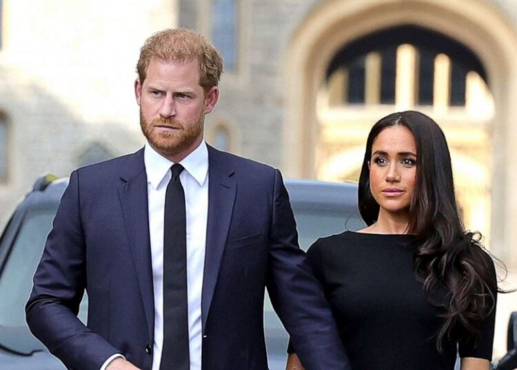 Mbaroi zia! Princ Harry dhe Meghan shihen duke kërcyer në koncert!