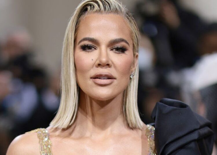 “Tumor i rrallë”, Khloe Kardashian flet për operacionin delikat në fytyrë!