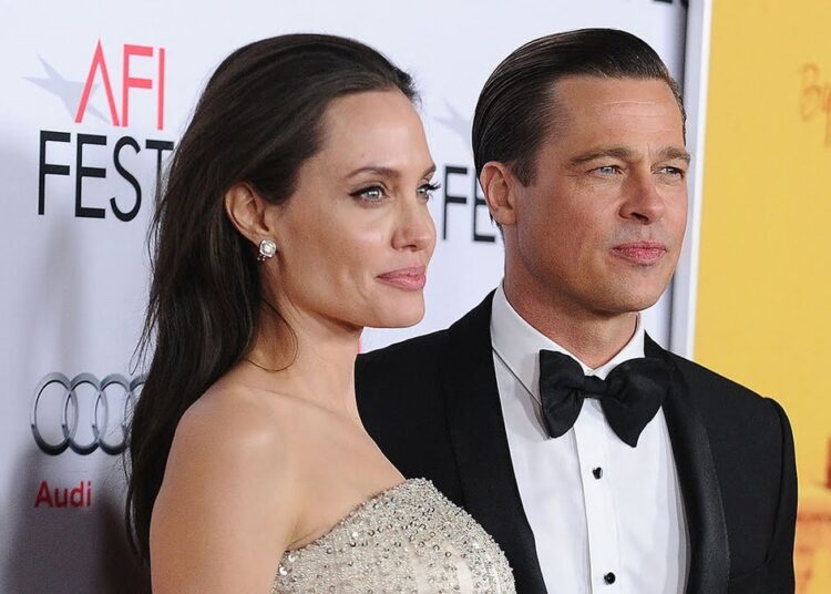 Publikohet letra që Angelina Jolie i kishte dërguar Brad Pitt pas ndarjes: S’mund të shkruaj pa qarë!
