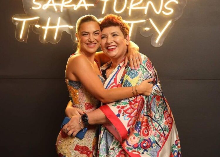 “Ji e guximshme”, në nisje të rrugëtimit të ri, Sara i mori këshillat më të mira nga vjehrra!